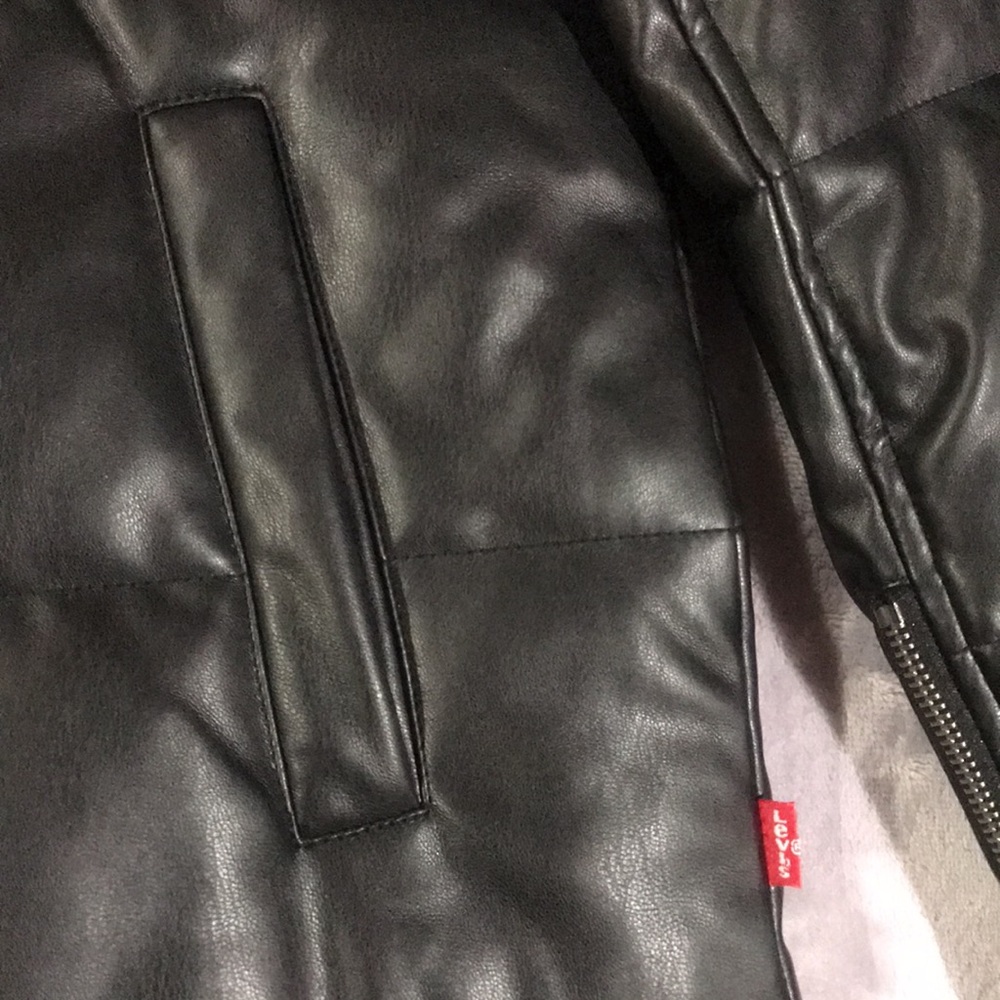 Levi’s Leather Jacket - Picture 8 of 8